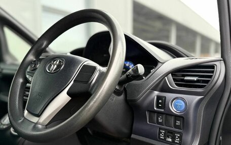 Toyota Noah III, 2015 год, 1 450 000 рублей, 11 фотография