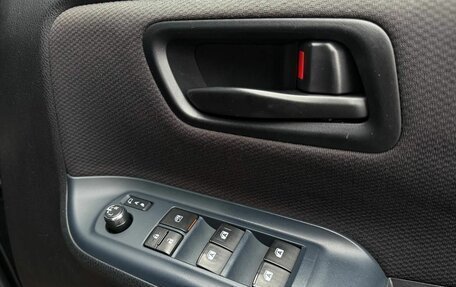 Toyota Noah III, 2015 год, 1 450 000 рублей, 12 фотография