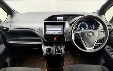 Toyota Noah III, 2015 год, 1 450 000 рублей, 17 фотография