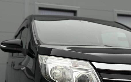 Toyota Noah III, 2015 год, 1 450 000 рублей, 24 фотография