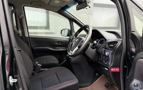 Toyota Noah III, 2015 год, 1 450 000 рублей, 10 фотография