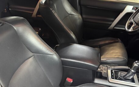 Toyota Land Cruiser Prado 150 рестайлинг 2, 2019 год, 4 700 000 рублей, 13 фотография