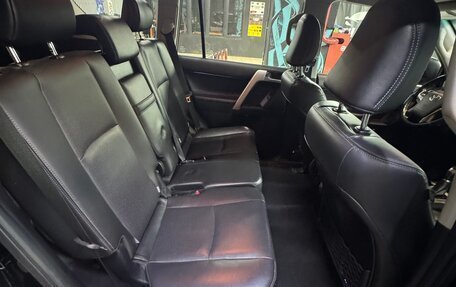 Toyota Land Cruiser Prado 150 рестайлинг 2, 2019 год, 4 700 000 рублей, 14 фотография