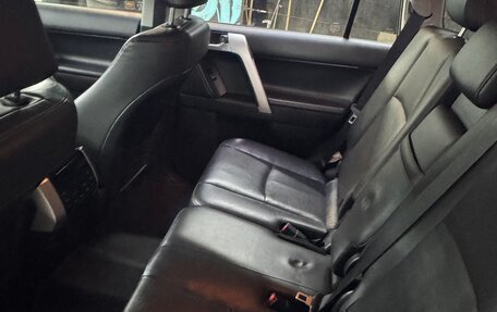 Toyota Land Cruiser Prado 150 рестайлинг 2, 2019 год, 4 700 000 рублей, 15 фотография