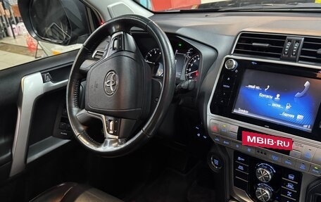 Toyota Land Cruiser Prado 150 рестайлинг 2, 2019 год, 4 700 000 рублей, 10 фотография