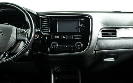 Mitsubishi Outlander III рестайлинг 3, 2015 год, 1 689 898 рублей, 14 фотография