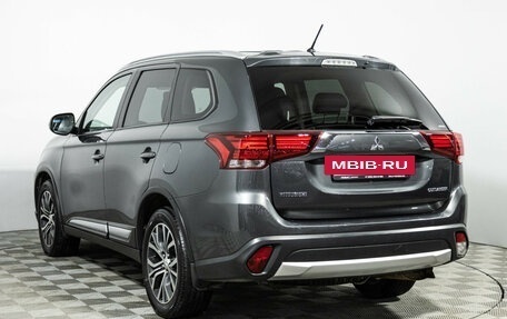 Mitsubishi Outlander III рестайлинг 3, 2015 год, 1 689 898 рублей, 7 фотография
