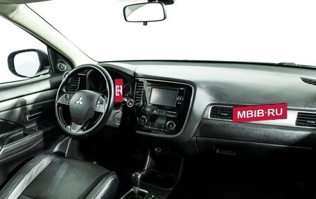 Mitsubishi Outlander III рестайлинг 3, 2015 год, 1 689 898 рублей, 9 фотография