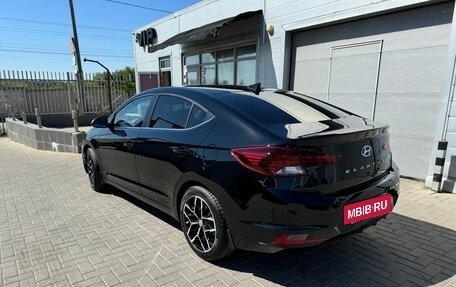 Hyundai Elantra VI рестайлинг, 2019 год, 2 050 000 рублей, 3 фотография