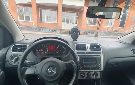 Volkswagen Polo VI (EU Market), 2013 год, 875 000 рублей, 3 фотография