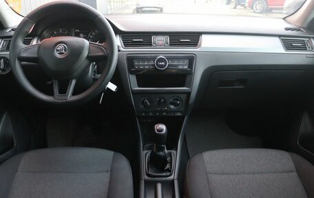 Skoda Rapid I, 2017 год, 899 000 рублей, 6 фотография