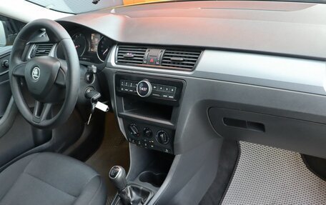 Skoda Rapid I, 2017 год, 899 000 рублей, 10 фотография