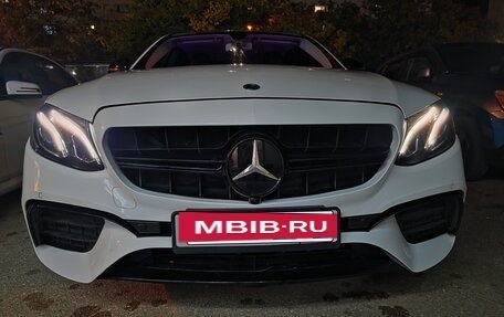 Mercedes-Benz E-Класс, 2016 год, 2 600 000 рублей, 4 фотография