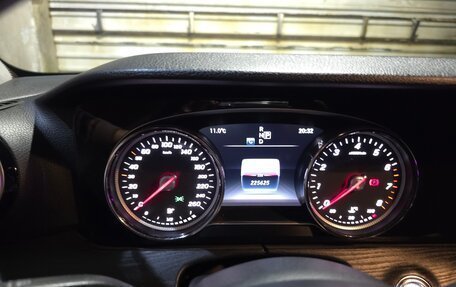 Mercedes-Benz E-Класс, 2016 год, 2 600 000 рублей, 19 фотография