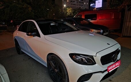 Mercedes-Benz E-Класс, 2016 год, 2 600 000 рублей, 2 фотография