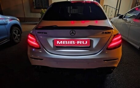 Mercedes-Benz E-Класс, 2016 год, 2 600 000 рублей, 25 фотография