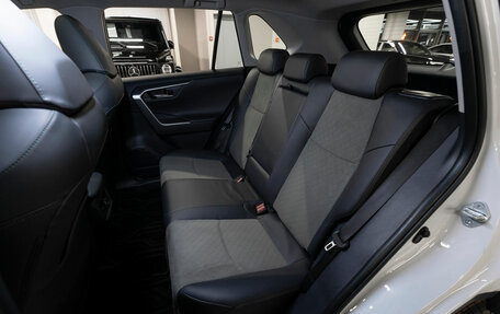 Toyota RAV4, 2025 год, 4 300 000 рублей, 13 фотография