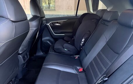 Toyota RAV4, 2019 год, 3 540 000 рублей, 7 фотография