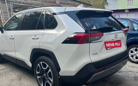 Toyota RAV4, 2019 год, 3 540 000 рублей, 3 фотография