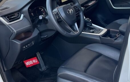 Toyota RAV4, 2019 год, 3 540 000 рублей, 6 фотография