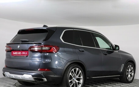 BMW X5, 2019 год, 4 997 000 рублей, 2 фотография