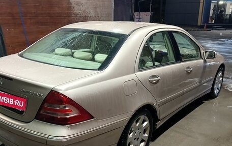 Mercedes-Benz C-Класс, 2004 год, 690 000 рублей, 3 фотография