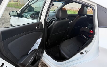Hyundai Solaris II рестайлинг, 2015 год, 1 050 000 рублей, 19 фотография