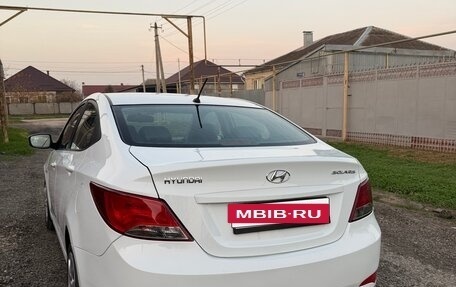Hyundai Solaris II рестайлинг, 2015 год, 1 050 000 рублей, 4 фотография