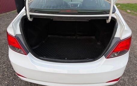 Hyundai Solaris II рестайлинг, 2015 год, 1 050 000 рублей, 22 фотография