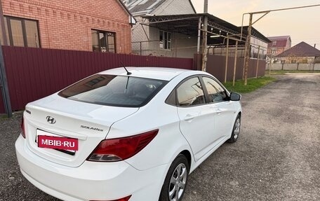 Hyundai Solaris II рестайлинг, 2015 год, 1 050 000 рублей, 10 фотография