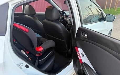 Hyundai Solaris II рестайлинг, 2015 год, 1 050 000 рублей, 21 фотография