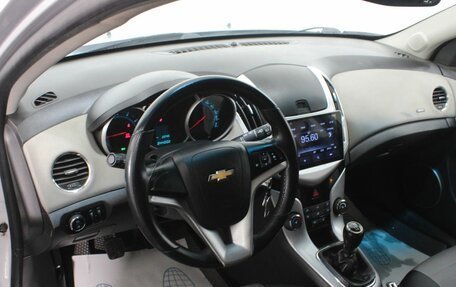 Chevrolet Cruze II, 2013 год, 645 000 рублей, 12 фотография