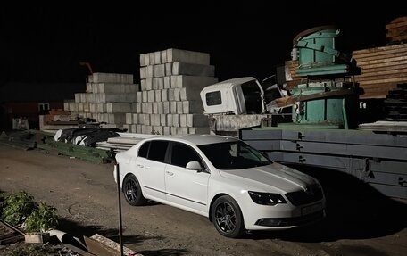 Skoda Superb III рестайлинг, 2013 год, 1 700 000 рублей, 16 фотография