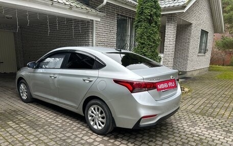 Hyundai Solaris II рестайлинг, 2019 год, 1 350 000 рублей, 3 фотография