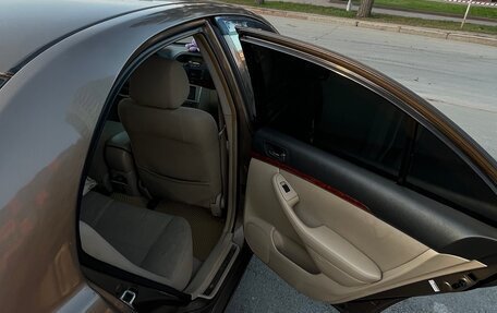 Toyota Avensis III рестайлинг, 2003 год, 700 000 рублей, 4 фотография