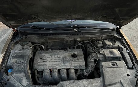 Toyota Avensis III рестайлинг, 2003 год, 700 000 рублей, 14 фотография