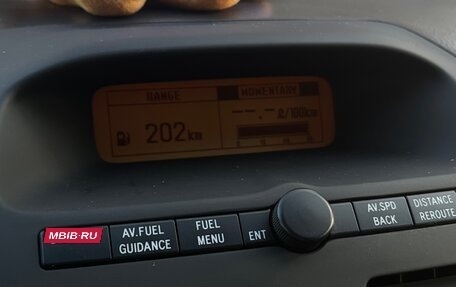 Toyota Avensis III рестайлинг, 2003 год, 700 000 рублей, 13 фотография