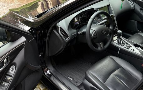 Infiniti Q50 I рестайлинг, 2014 год, 2 199 000 рублей, 10 фотография