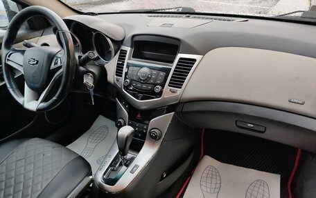 Chevrolet Cruze II, 2011 год, 499 000 рублей, 7 фотография