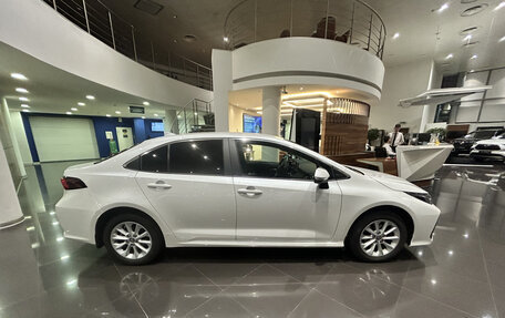 Toyota Corolla, 2022 год, 2 375 000 рублей, 5 фотография