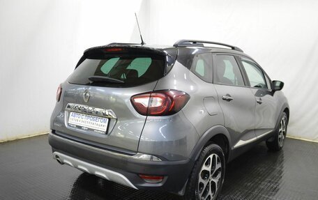 Renault Kaptur I рестайлинг, 2017 год, 959 000 рублей, 5 фотография