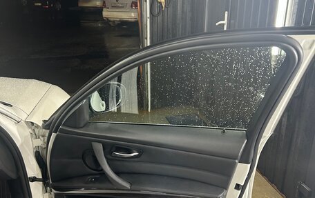 BMW 3 серия, 2011 год, 1 150 000 рублей, 28 фотография