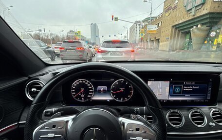 Mercedes-Benz E-Класс, 2019 год, 3 350 000 рублей, 7 фотография