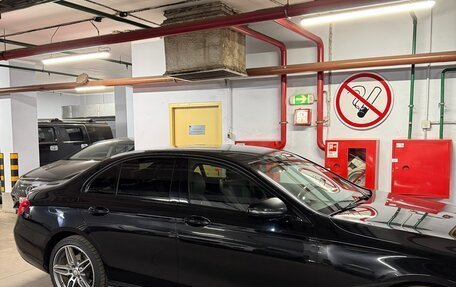 Mercedes-Benz E-Класс, 2019 год, 3 350 000 рублей, 4 фотография