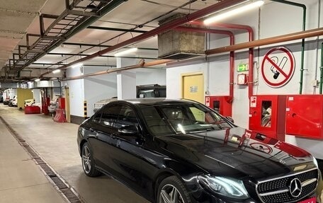 Mercedes-Benz E-Класс, 2019 год, 3 350 000 рублей, 1 фотография