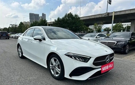 Mercedes-Benz A-Класс, 2024 год, 2 430 000 рублей, 4 фотография