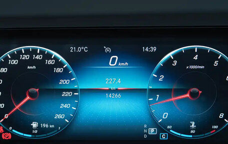 Mercedes-Benz CLA, 2022 год, 2 460 000 рублей, 11 фотография