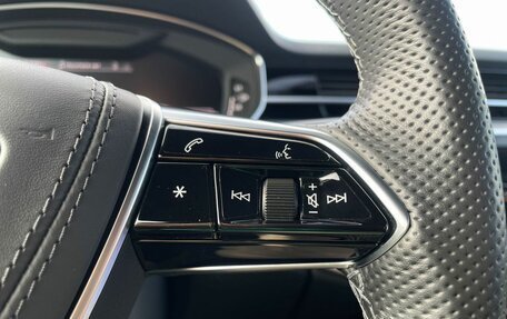 Audi A8, 2022 год, 10 000 000 рублей, 9 фотография