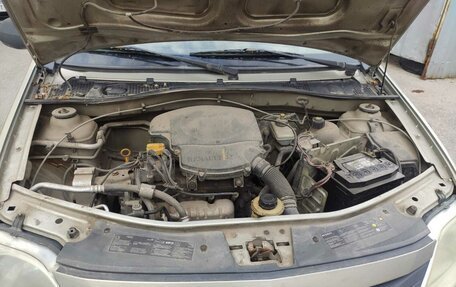 Renault Logan I, 2010 год, 380 000 рублей, 7 фотография