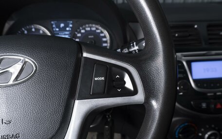 Hyundai Solaris II рестайлинг, 2011 год, 899 000 рублей, 16 фотография